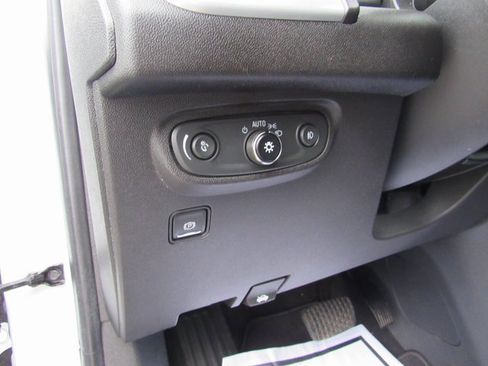 Certified 2020 GMC Terrain SLT w/ Preferred Package image 13