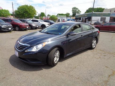 Used 2014 Hyundai Sonata GLS w/ Popular Equipment Group 2 FWD image 1