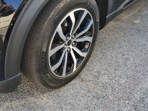 Used 2023 Ford Explorer ST-Line w/ Class IV Trailer Tow Package image 6