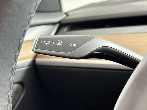Used 2022 Tesla Model 3 Long Range AWD/4WD image 29