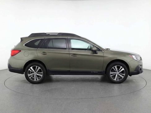 Used 2018 Subaru Outback 3.6R Limited image 12