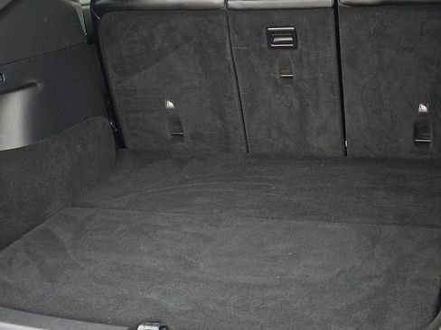 Used 2022 Tesla Model Y Performance image 9