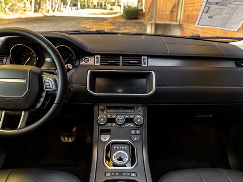 Used 2018 Land Rover Range Rover Evoque SE image 63