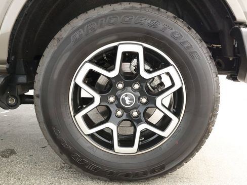 Used 2025 Ford Bronco Outer Banks image 7