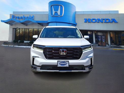 Used 2024 Honda Pilot Elite image 2