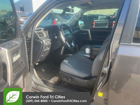 Used 2014 Toyota 4Runner SR5 image 5