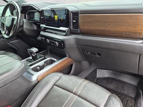 Used 2023 Chevrolet Silverado 1500 High Country w/ Z71 Off-Road Package AWD/4WD image 21