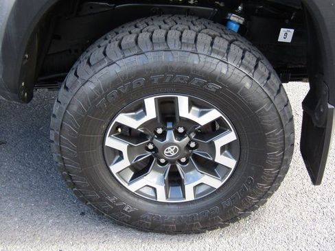 Used 2023 Toyota Tacoma TRD Off-Road image 14