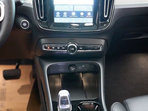 New 2026 Volvo XC40 B5 Plus w/ Climate Package AWD/4WD image 28