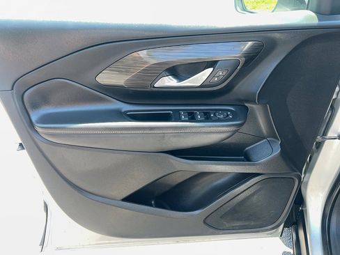 Used 2019 GMC Terrain SLT FWD image 11