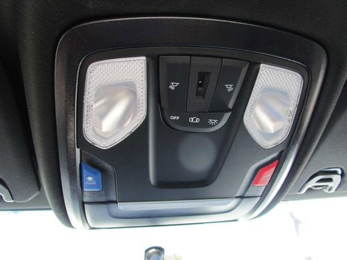 Used 2024 RAM 2500 Tradesman w/ Chrome Appearance Group image 32