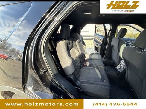Used 2018 Ford Explorer XLT image 25