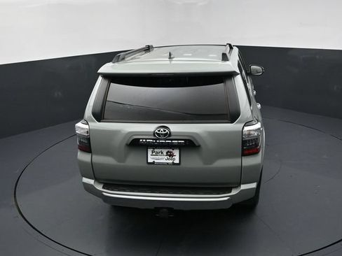 Used 2022 Toyota 4Runner TRD Off-Road Premium AWD/4WD image 17