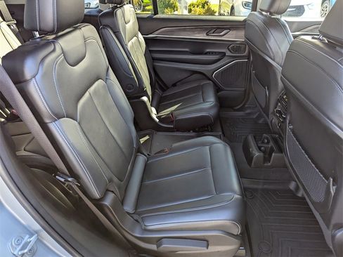 Used 2021 Jeep Grand Cherokee L Limited image 34