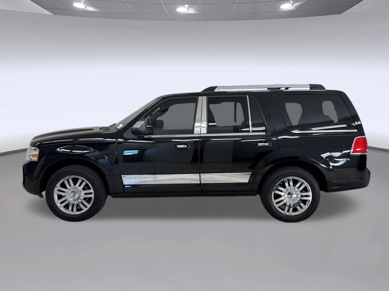 Used 2007 Lincoln Navigator 2WD image 2