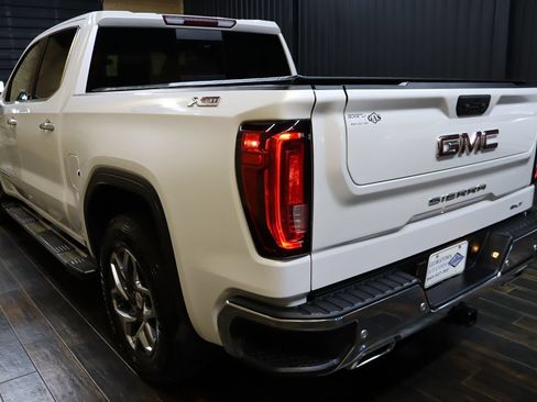 Used 2022 GMC Sierra 1500 SLT w/ SLT Premium Plus Package AWD/4WD image 3