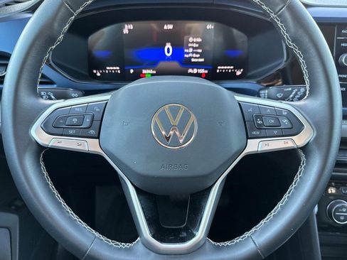 Used 2024 Volkswagen Taos SE image 16