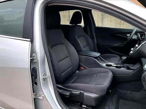 Used 2022 Chevrolet Malibu RS image 8
