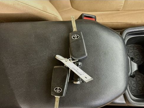 Used 2020 Toyota RAV4 LE w/ All Weather Liner Package FWD image 34