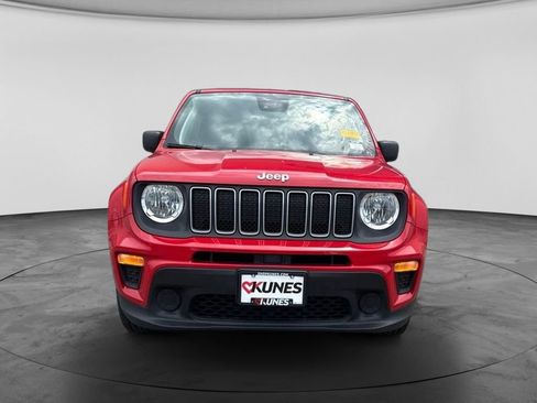 Used 2023 Jeep Renegade Latitude AWD/4WD image 4