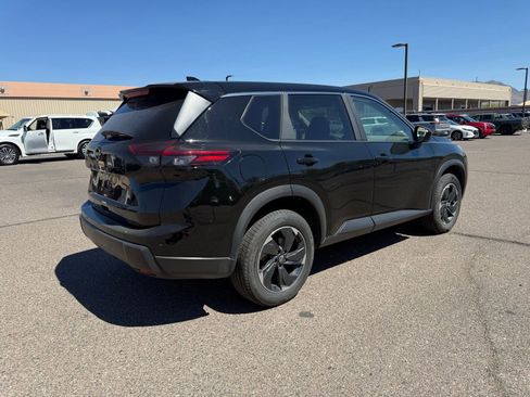 Used 2025 Nissan Rogue SV image 5