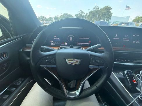 Used 2022 Cadillac Escalade Premium Luxury w/ Performance Package AWD/4WD image 13