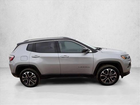 Used 2022 Jeep Compass Limited AWD/4WD image 5