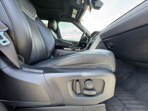 Used 2020 Land Rover Discovery HSE AWD/4WD image 19