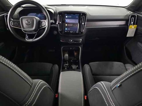 Certified 2025 Volvo XC40 B5 Plus image 16