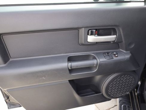 Used 2007 Toyota FJ Cruiser Base image 10