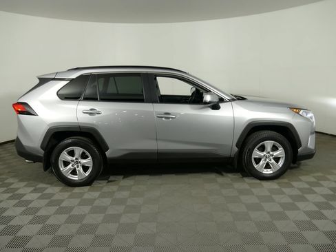 Used 2019 Toyota RAV4 XLE w/ Convenience Package AWD/4WD image 2