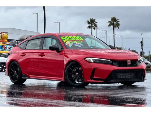 Used 2025 Honda Civic Type R image 2