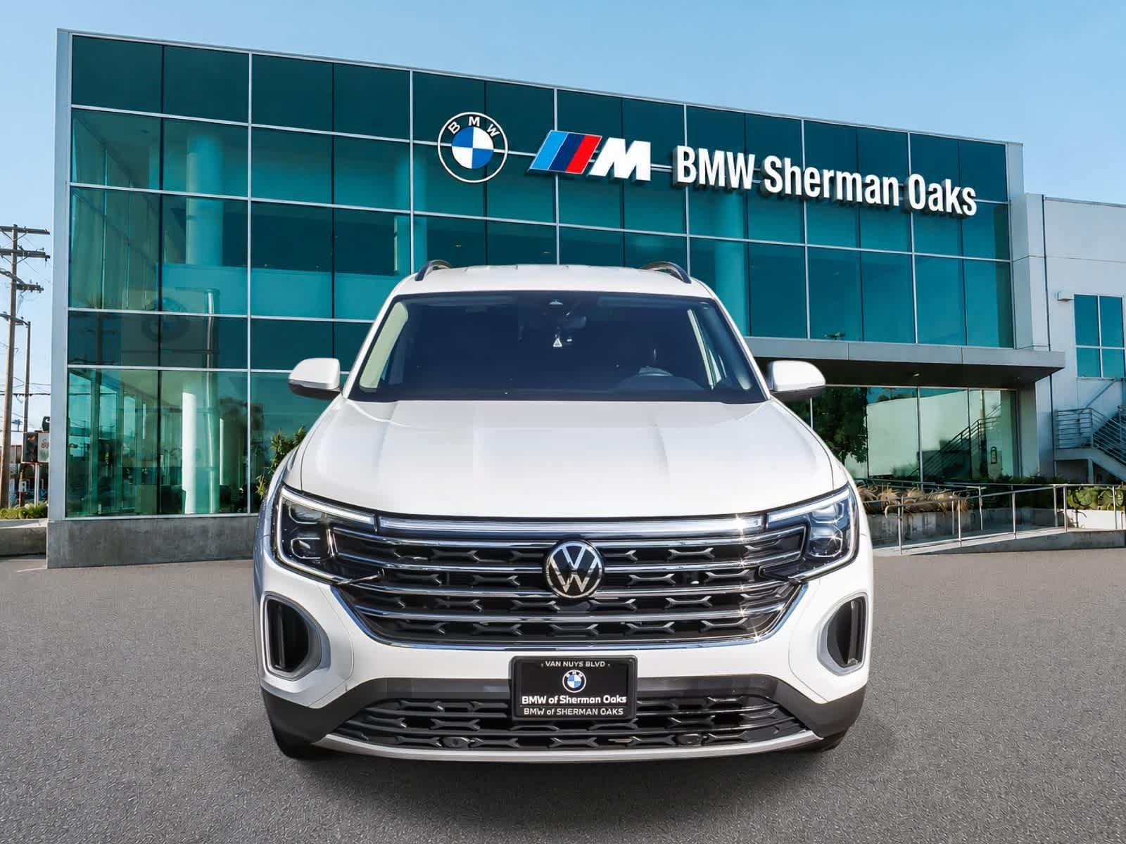 Used 2024 Volkswagen Atlas SE FWD image 2
