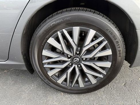 Used 2024 Nissan Altima 2.5 SV image 40