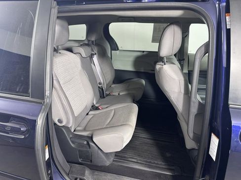 Used 2024 Toyota Sienna LE AWD/4WD image 11