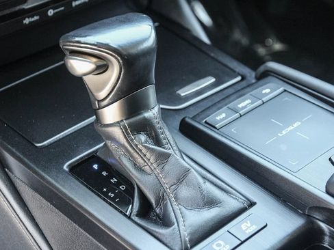 Used 2020 Lexus ES 300h w/ Premium Package FWD image 20