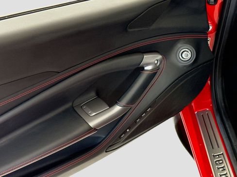 Used 2021 Ferrari F8 Tributo RWD image 13