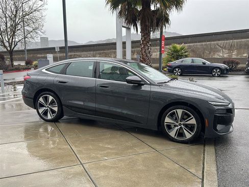 Used 2025 Audi A6 e-tron Premium Plus w/ Premium Plus image 5