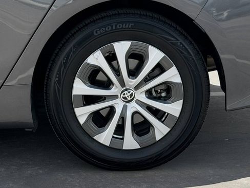 Used 2021 Toyota Prius Prime LE image 11