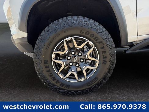 New 2026 Chevrolet Colorado ZR2 w/ Technology Package AWD/4WD image 9