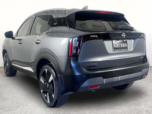 Used 2025 Nissan Kicks SR FWD image 14