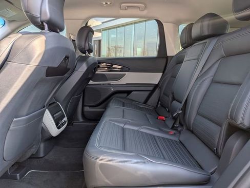 Certified 2024 Lincoln Nautilus Reserve image 12