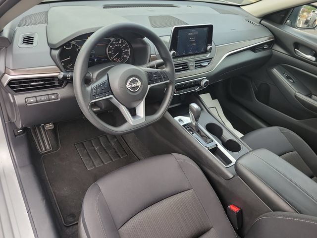 Used 2025 Nissan Altima 2.5 SV FWD image 8