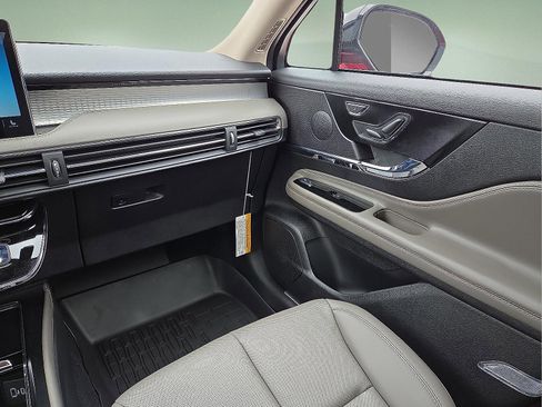 New 2026 Lincoln Corsair Premiere image 12