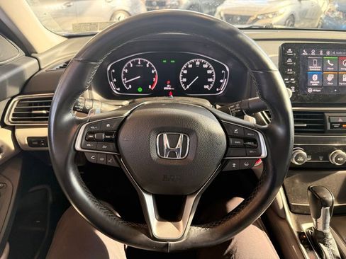 Used 2018 Honda Accord Touring image 12