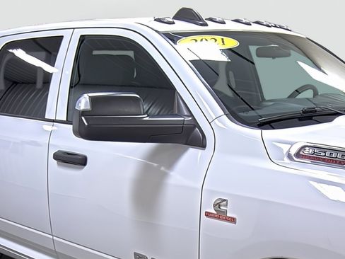 Used 2021 RAM 3500 Tradesman AWD/4WD image 15