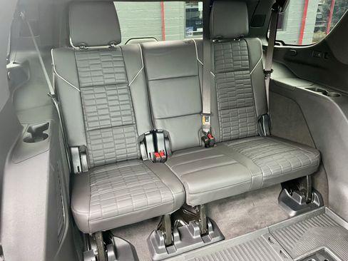 Used 2025 Cadillac Escalade Sport Platinum w/ LPO, ONYX Package AWD/4WD image 34