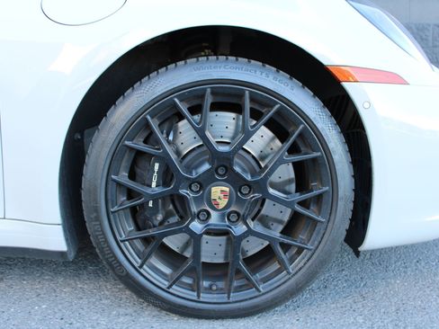 Certified 2022 Porsche 911 Targa 4S image 30