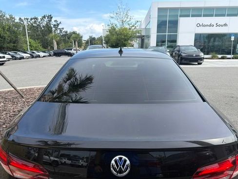 Certified 2022 Volkswagen Passat 2.0T SE FWD image 13