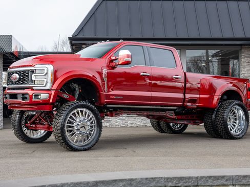 Used 2025 Ford F450 Platinum w/ Platinum Plus Package image 24